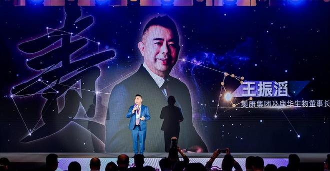 从200亿暴跌10倍“一代鞋王”跌落神坛AG旗舰厅网站首页中产不爱穷鬼不穿！市值(图10)