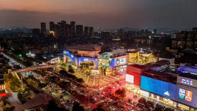 天地如何成为广州存量运营标杆? 商业·向上的信心AG旗舰厅网站观点与武斌对话:美林M·LIVE(图9) 天地如何成为广州存量运营标杆? 商业·向上的信心AG旗舰厅网站观点与武斌对话:美林M·LIVE(图9)